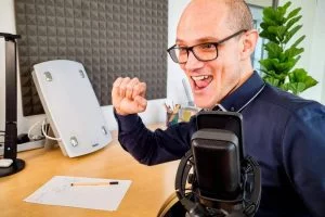 Präsentation erstellen mit KI: Wie Sie in Minuten überzeugen statt Stunden zu verschwenden