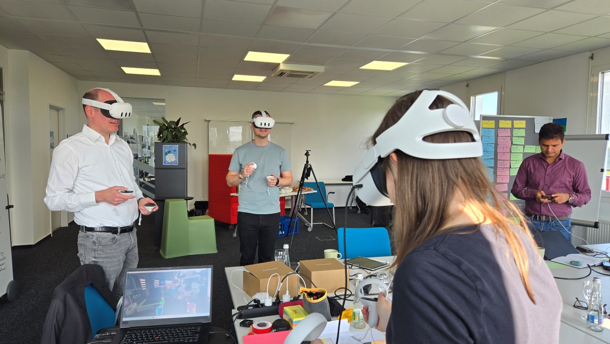 Teilnehmende erleben komplexe Themen im Training durch eine interaktive Simulation mit Virtual Reality